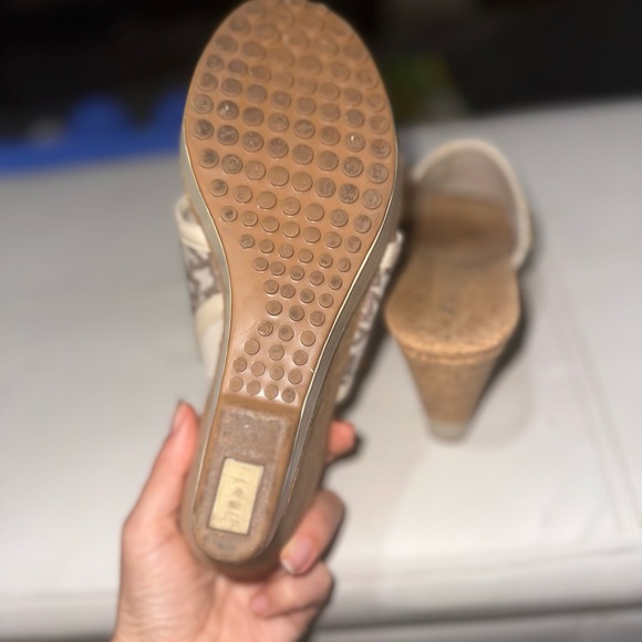 DKNY CORKSCREW WEDGES - Picture 2 of 4